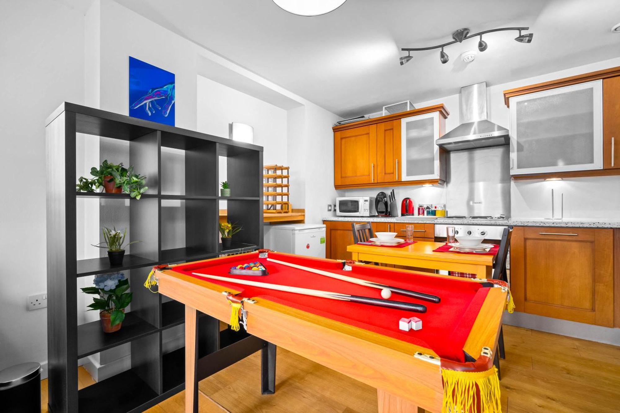 Central Flat Pool Table Balcony Sheffield Exterior photo
